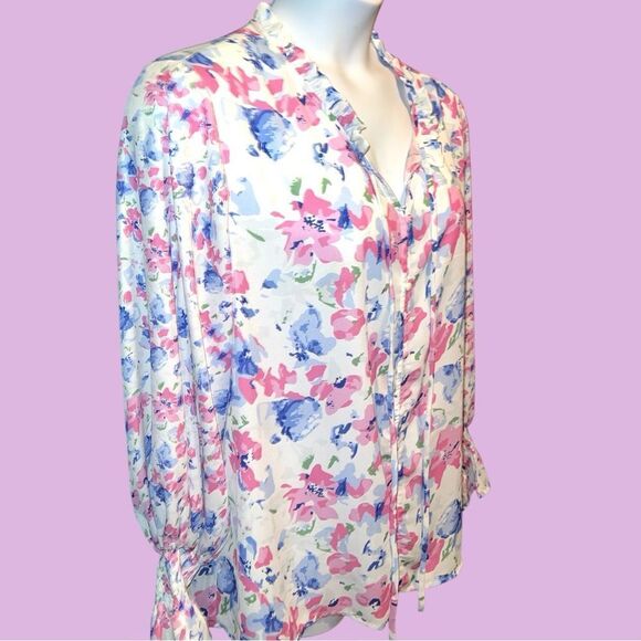 Pretty new white long puffy sleeve blouse with pretty flowers all over design! - Picture 9 of 15